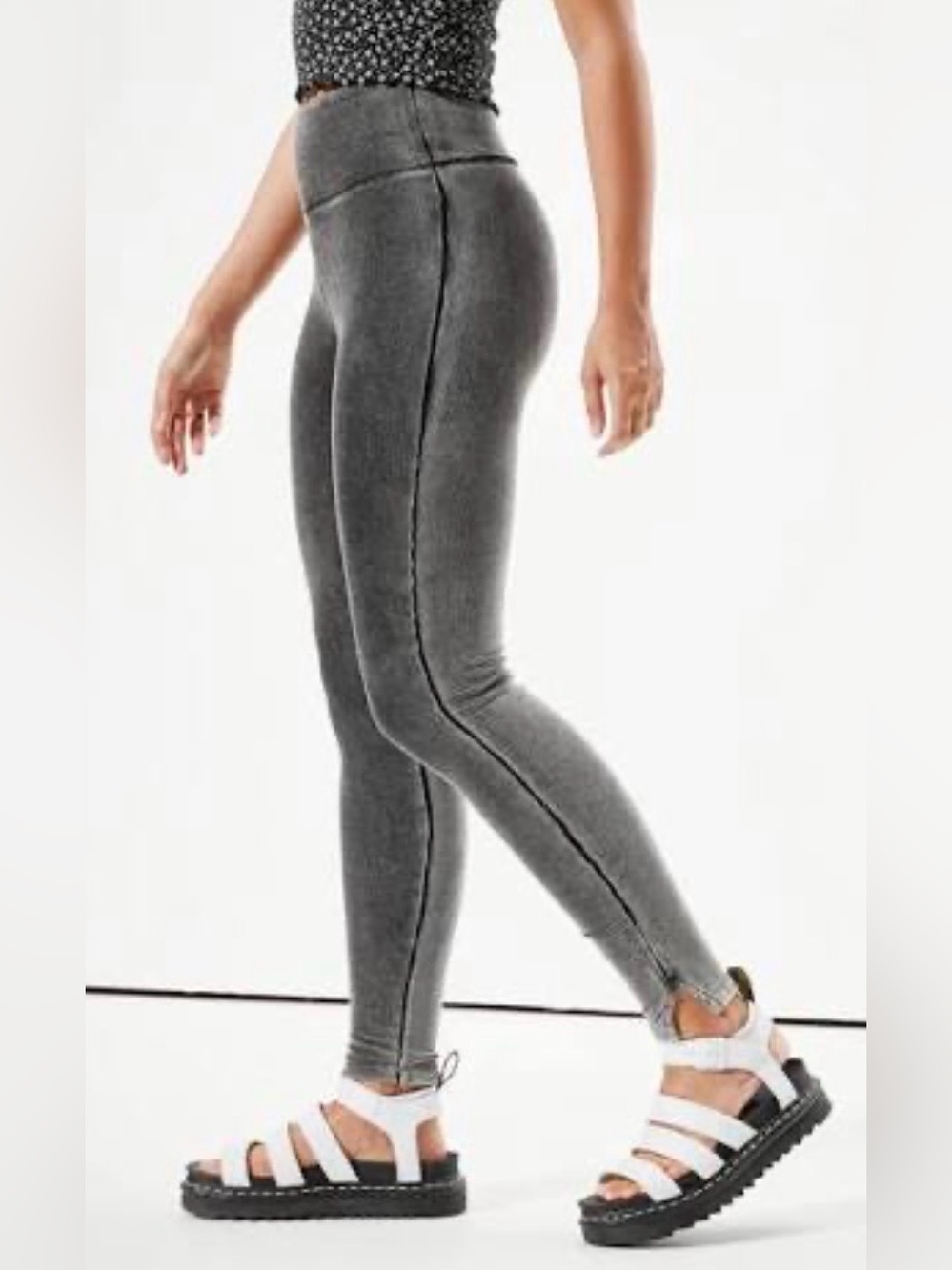 American Eagle Outfitters Women’s Corduroy Ribbed High-Waist Grey Seam Leggings